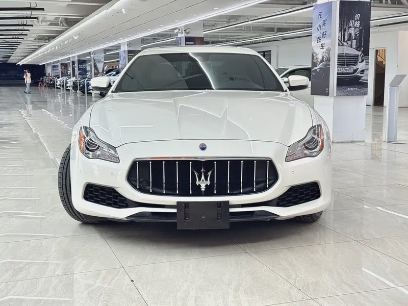 Maserati Quattroporte