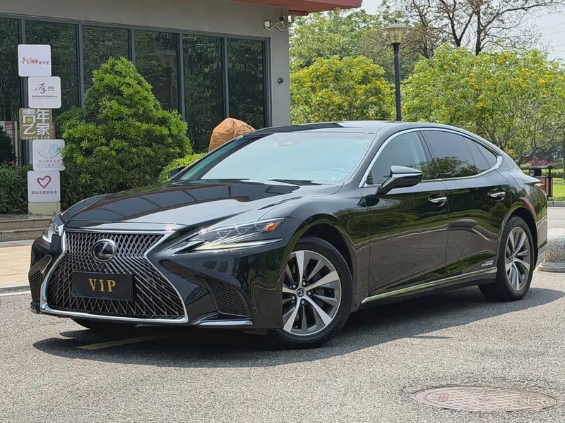 Lexus LS