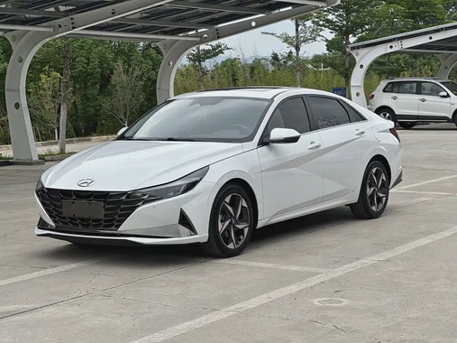 Hyundai Elantra 2022