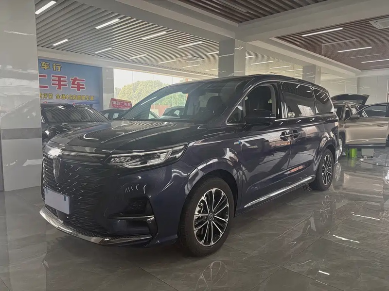 Roewe iMAX8