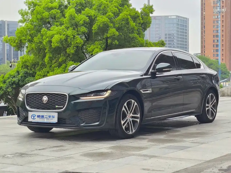 Jaguar XE