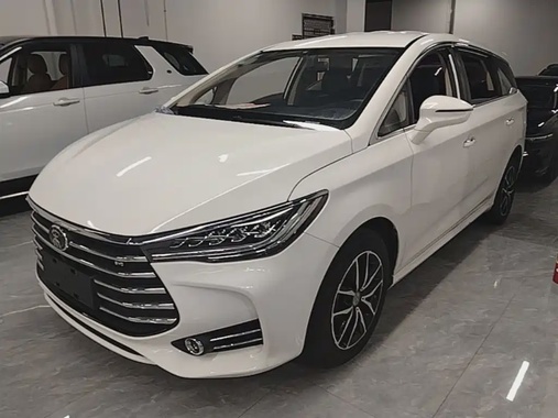 BYD MAX 2018