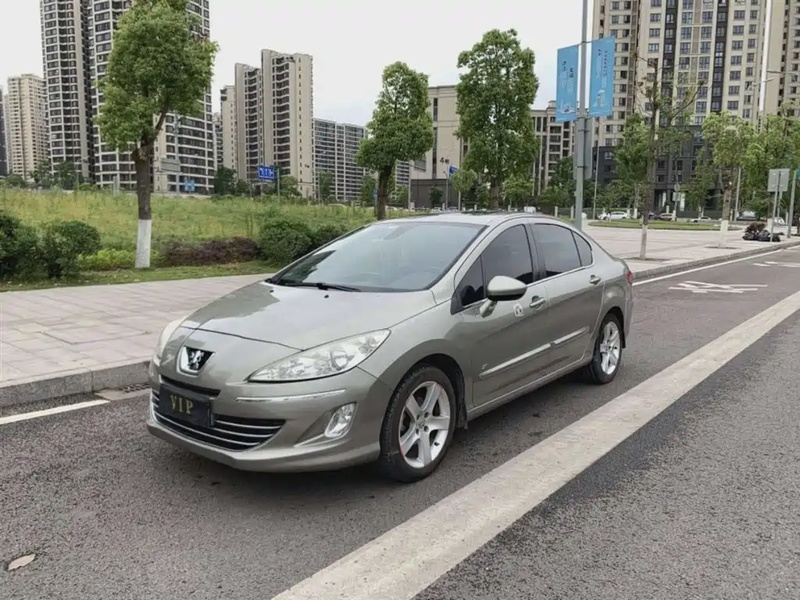 Peugeot 408