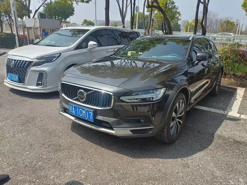 Volvo V90