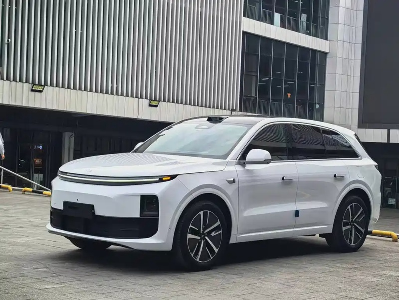 Li Auto L6