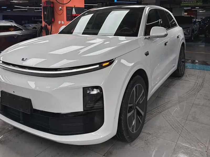 Li Auto L6
