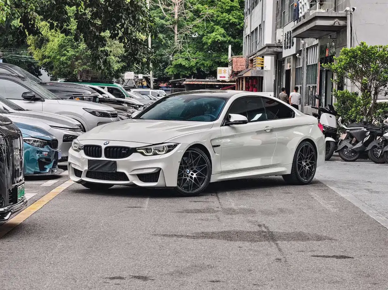 BMW M4