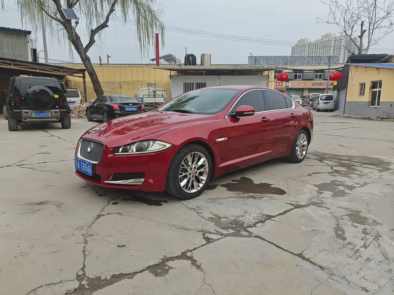 Jaguar XF
