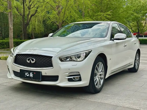 Infiniti Q50 2016