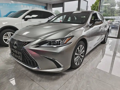 Lexus ES 2023