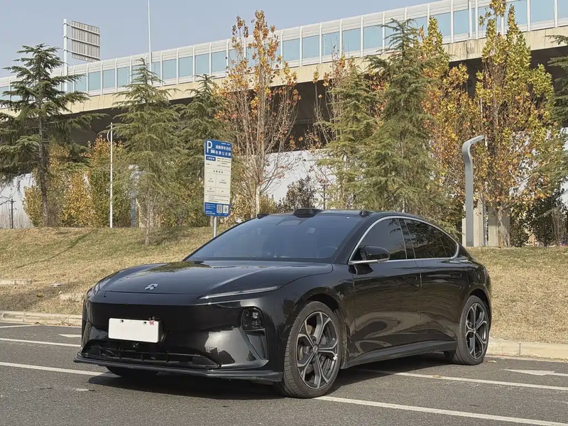 NIO ET5