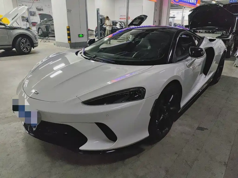 McLaren GT
