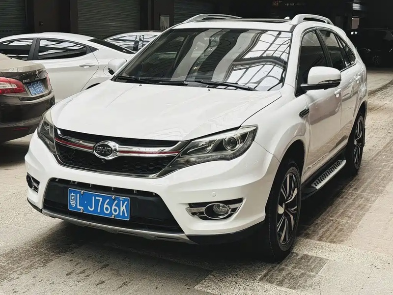 BYD S7