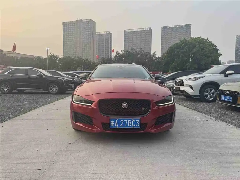 Jaguar XE