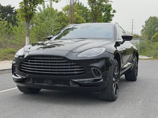 Aston Martin DBX 2022