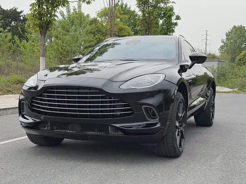 Aston Martin DBX