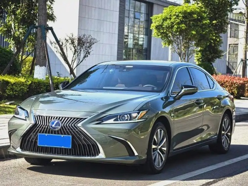 Lexus ES 2021