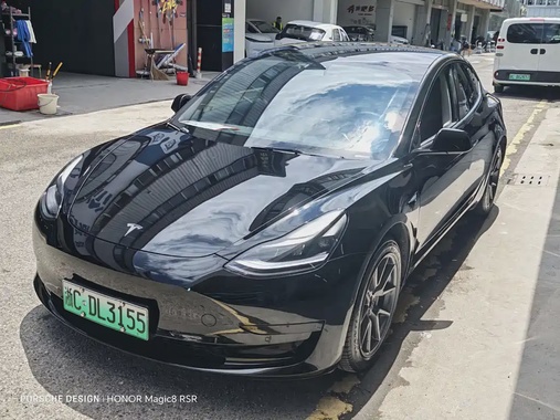 Tesla Model 3 2022