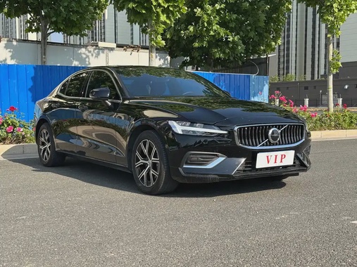 Volvo S60 2025