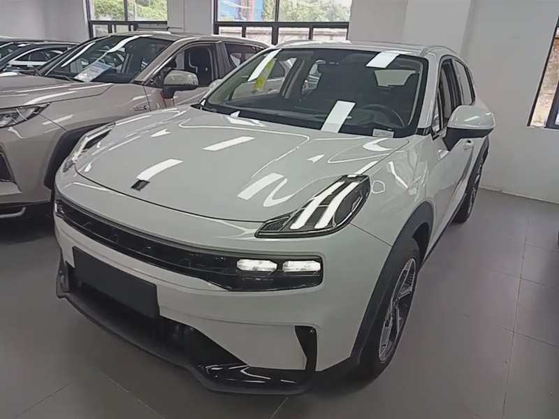 Lynk & Co 06
