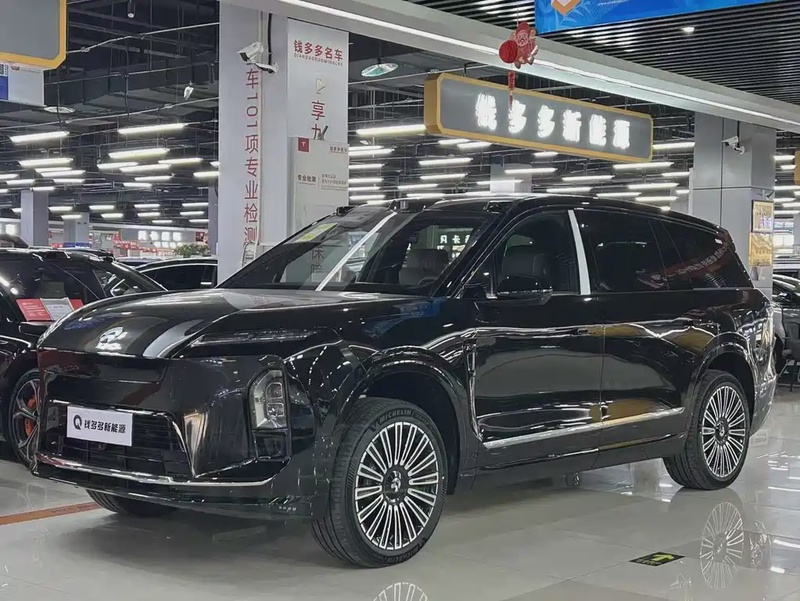NIO ES8