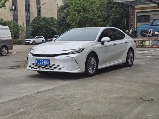 Toyota Camry 2025