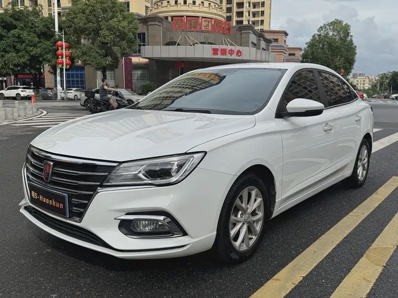 Roewe i5