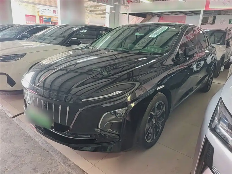 Hongqi E-QM5