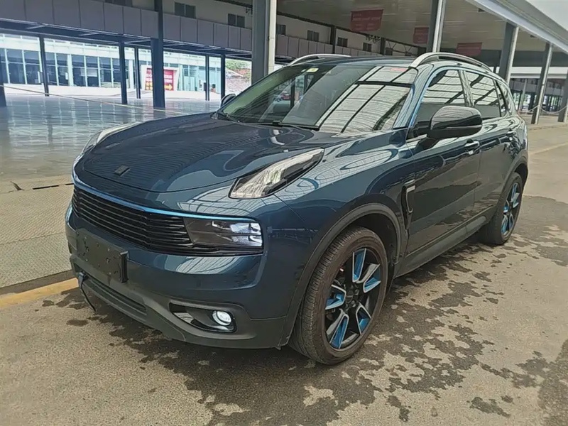 Lynk & Co 01