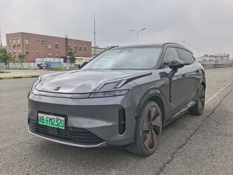 Lynk & Co 08