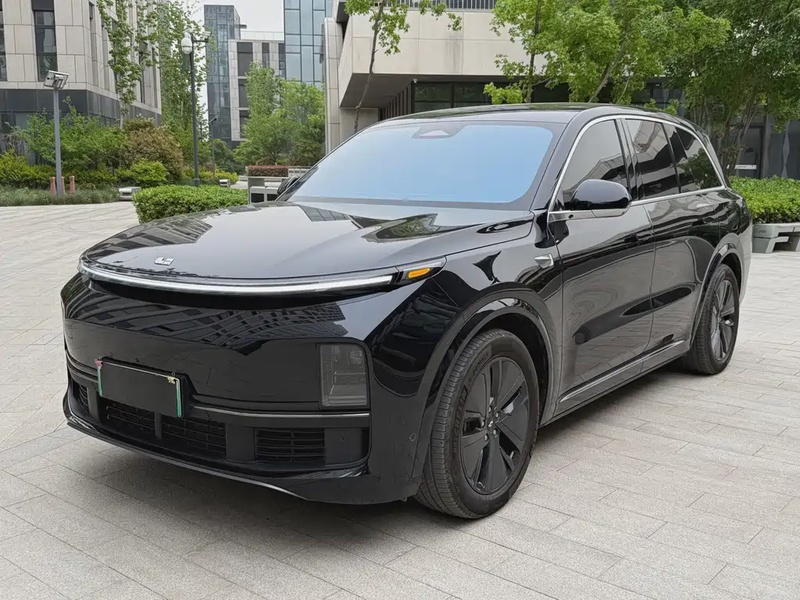Li Auto L8