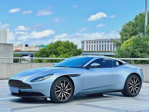 Aston Martin DB11 2022