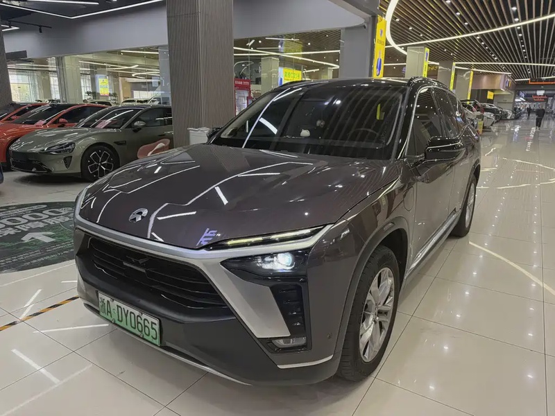 NIO ES8