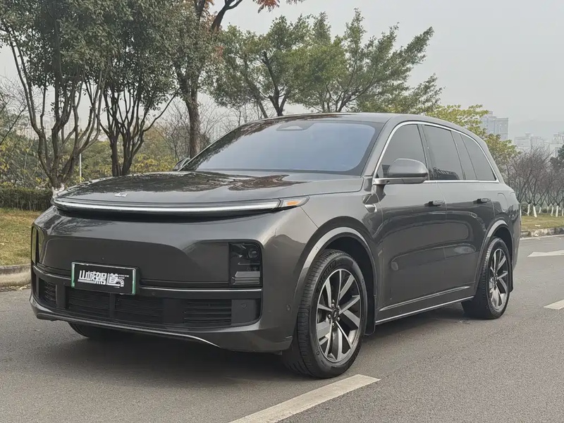 Li Auto L8