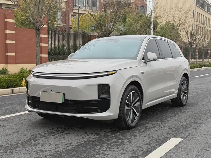 Li Auto L6