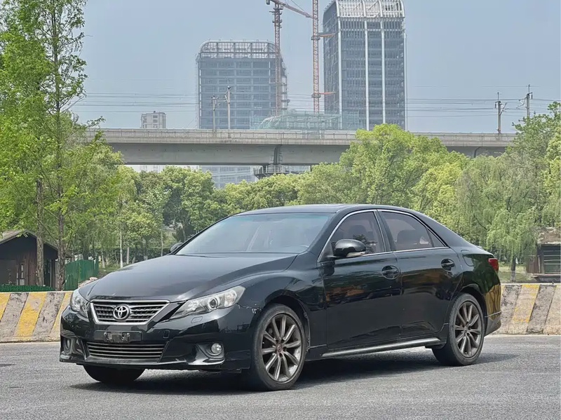 Toyota Reiz