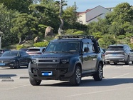 Land Rover Defender 2024