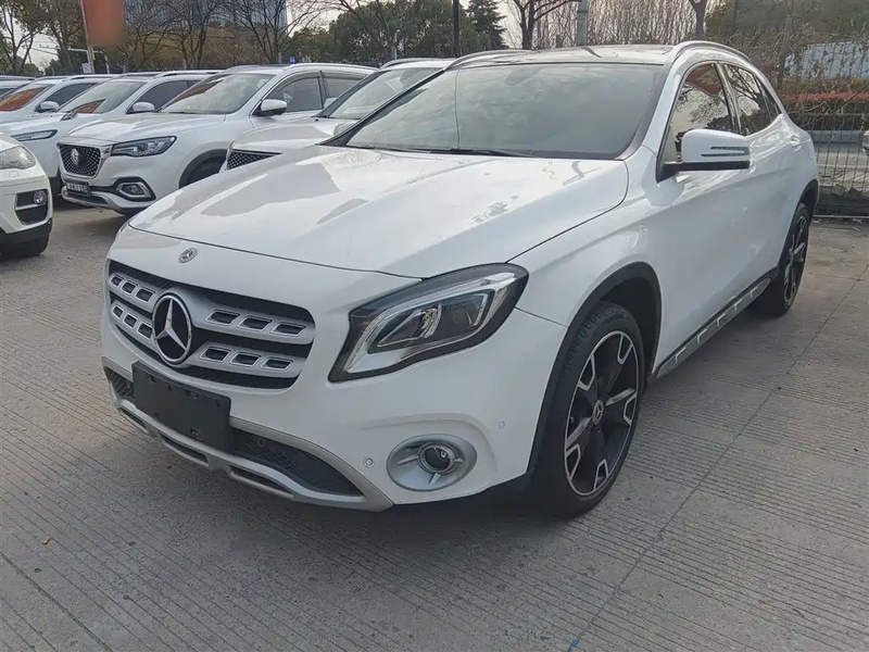 Mercedes-Benz GLA-Class