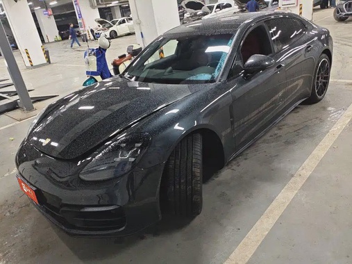Porsche Panamera 2023