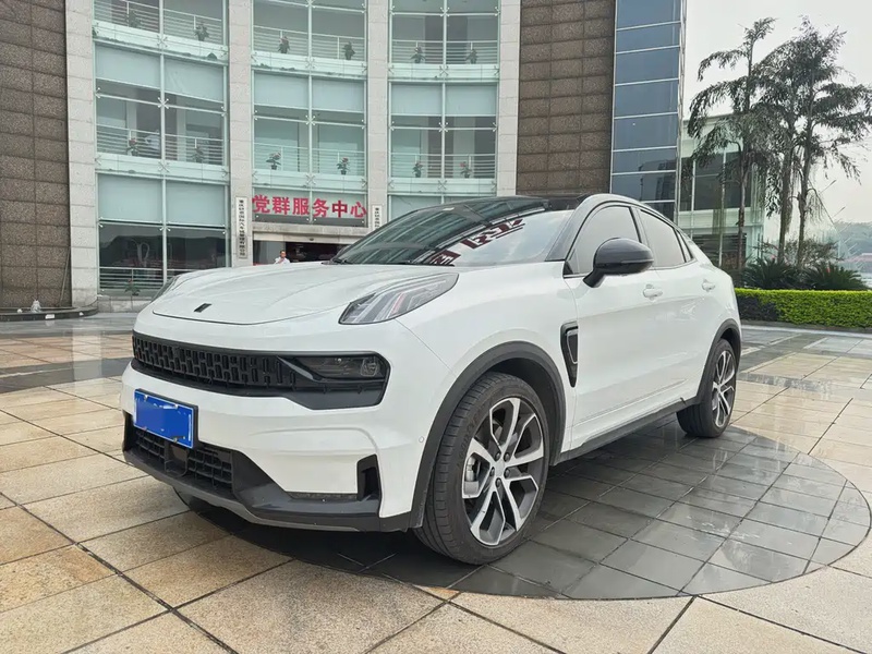 Lynk & Co 05