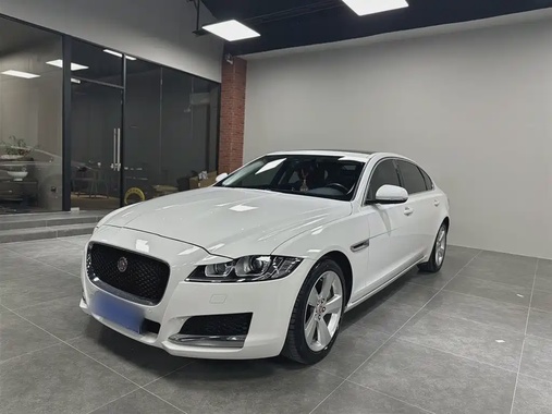 Jaguar XF 2021