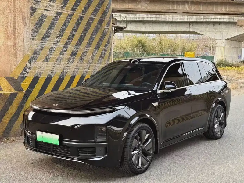 Li Auto L8