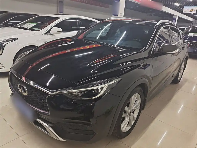 Infiniti QX30
