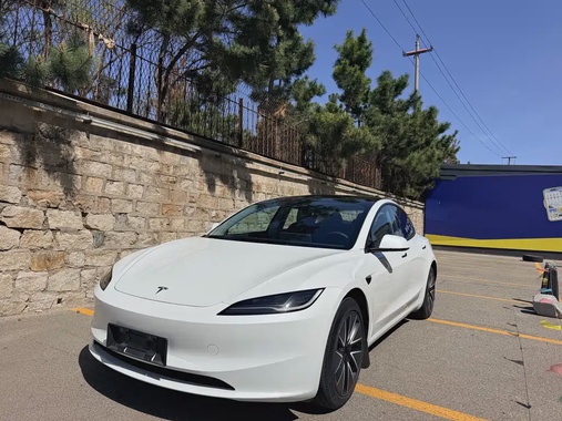 Tesla Model 3 2023