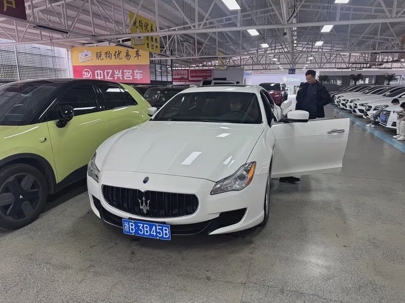 Maserati Quattroporte