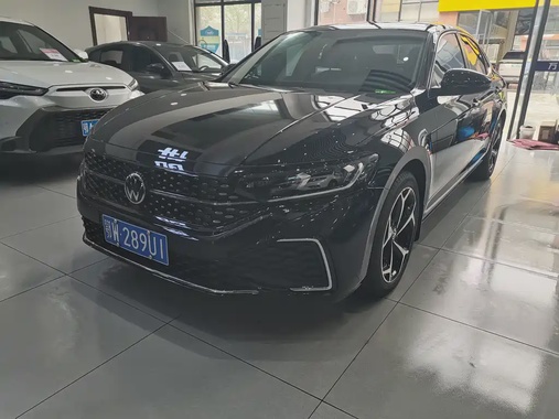 Volkswagen Passat 2024