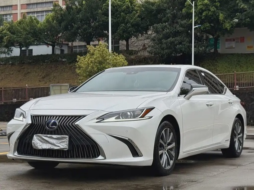 Lexus ES 2019