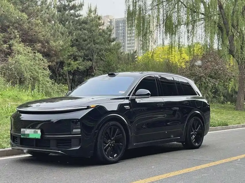 Li Auto L8