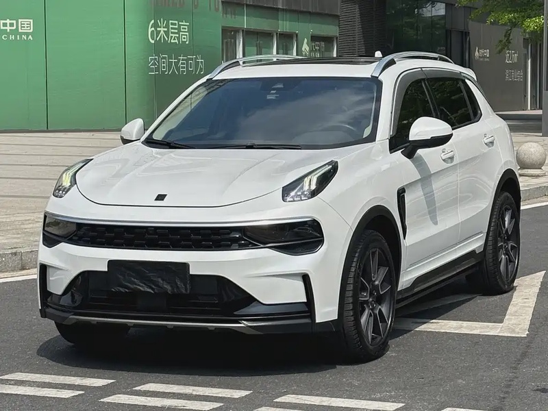 Lynk & Co 01