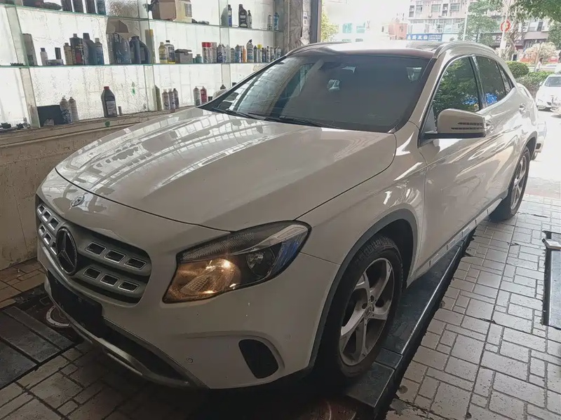 Mercedes-Benz GLA-Class